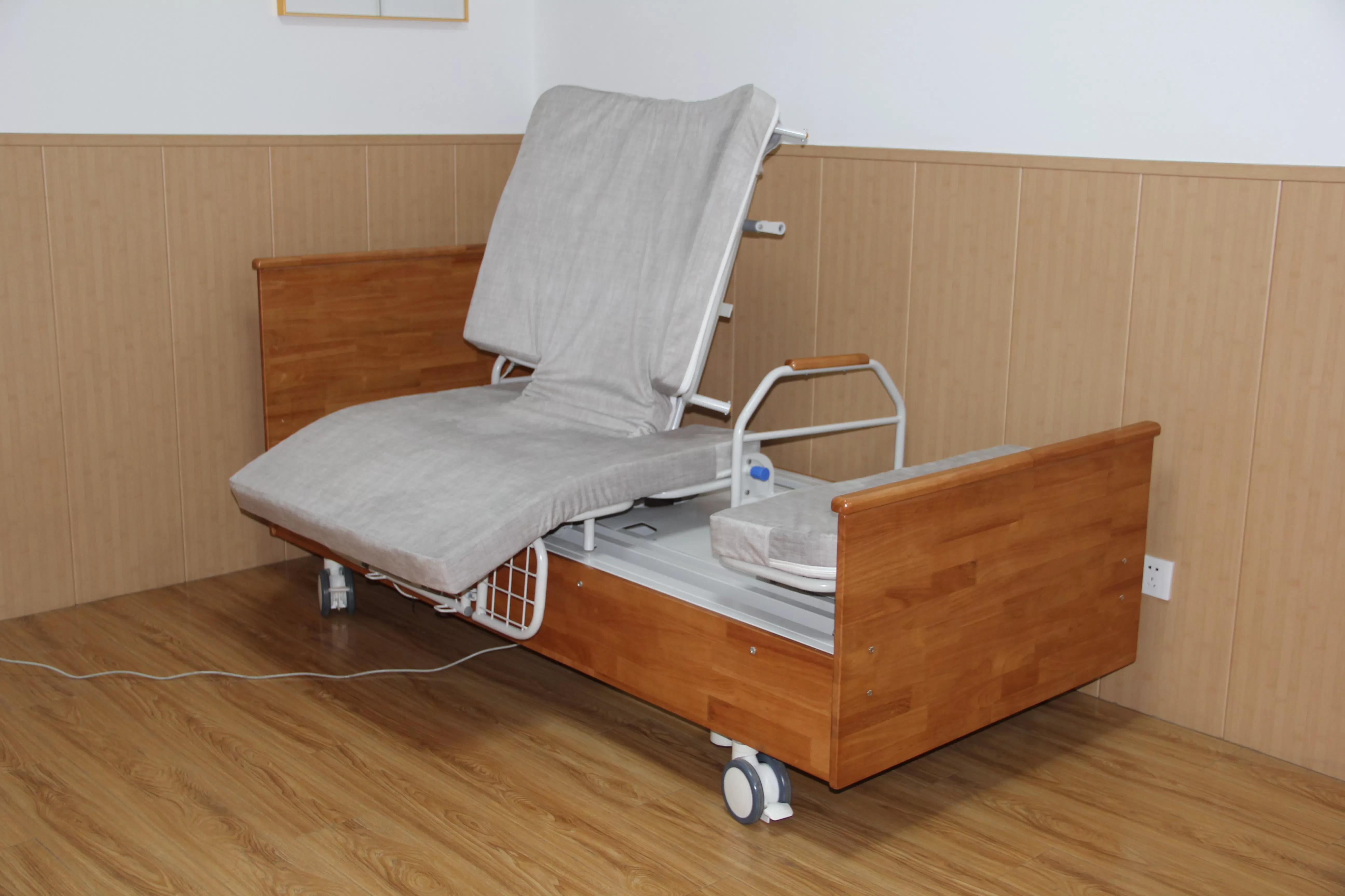 JDH05-1 Electric multifunctional rotating nursing bed